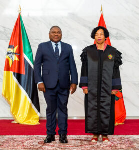 O Presidente Da República, Filipe Jacinto Nyusi E A Juíza Conselheira Do Tribunal Supremo, Maria Isabel Bento Rupia No Momento Da Tomada De Posse