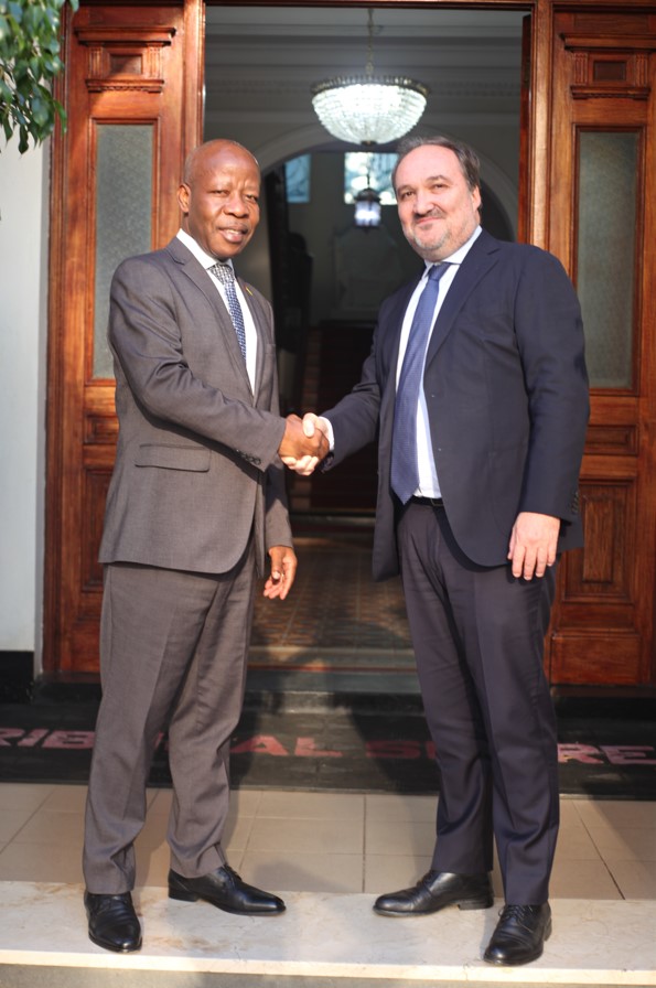 Embaxador Da França