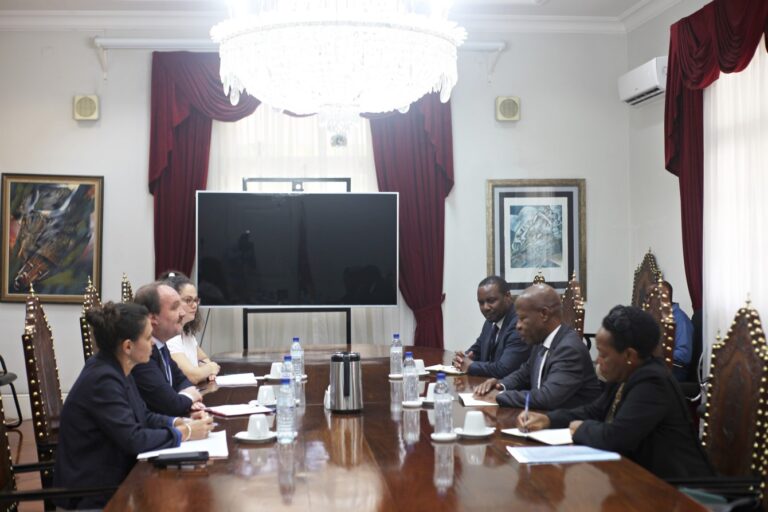 Embaxador Da França 1